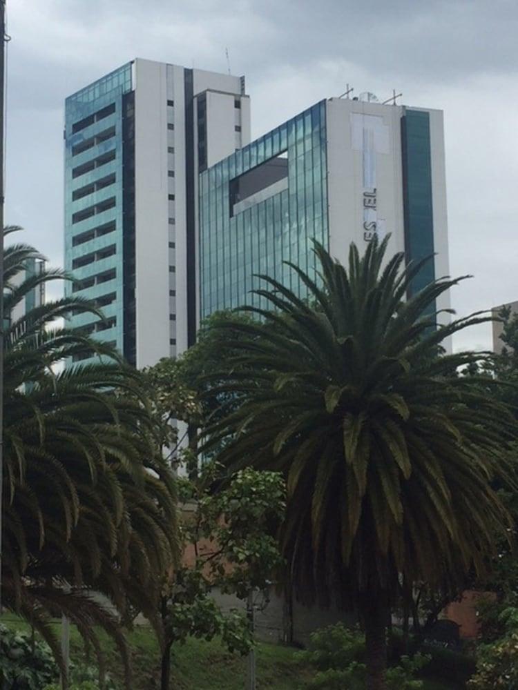 Hotel Estelar Square Medellín Kültér fotó